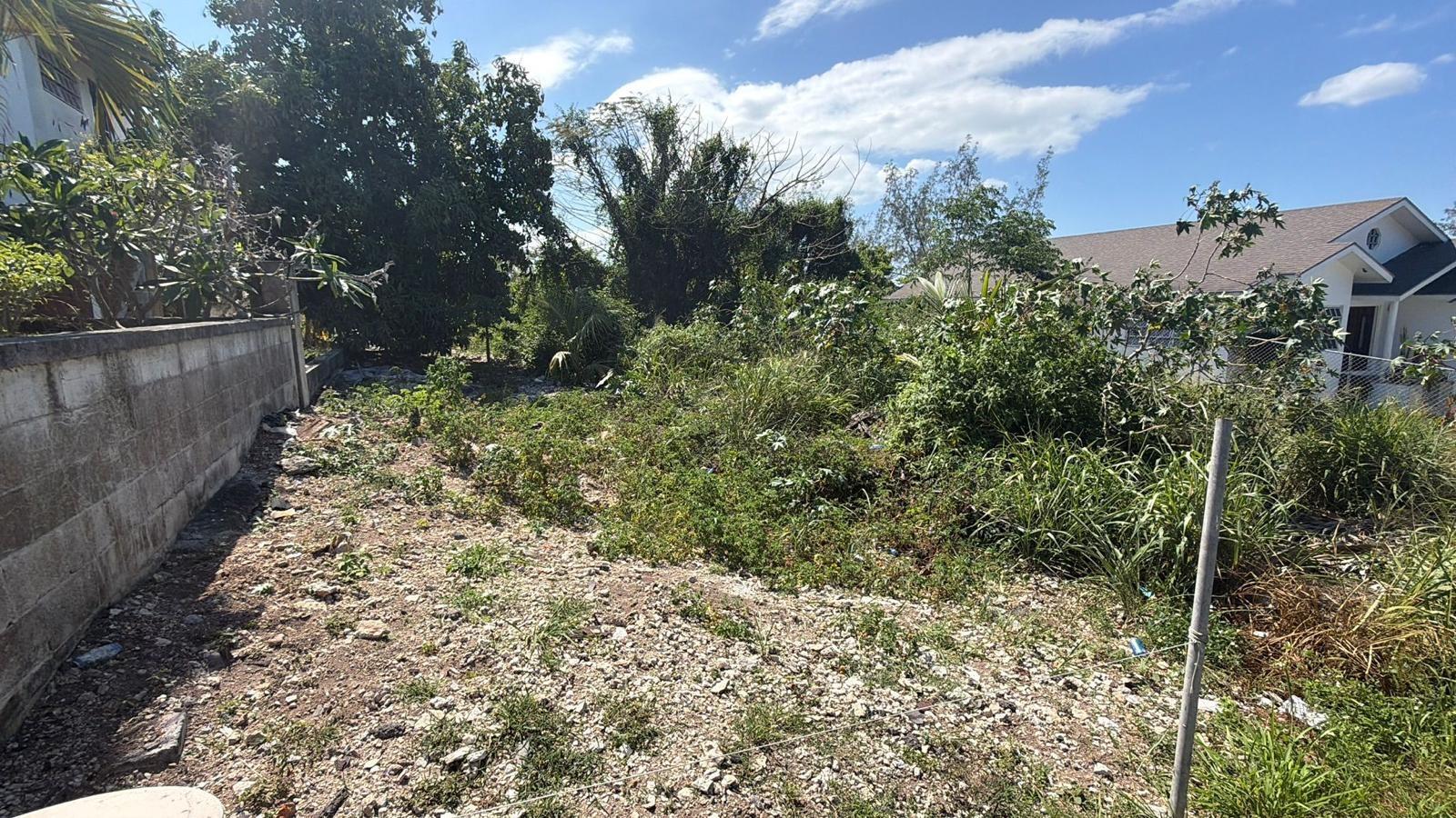 Vacant Lot on Snowbell Lane, Garden Hills Estate — photo 1