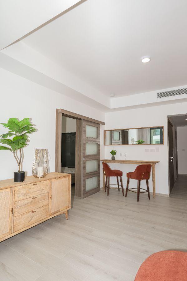 Beachfront Investment Opportunity with Private Beach – Turnkey 1-Bedroom Unit — photo 4