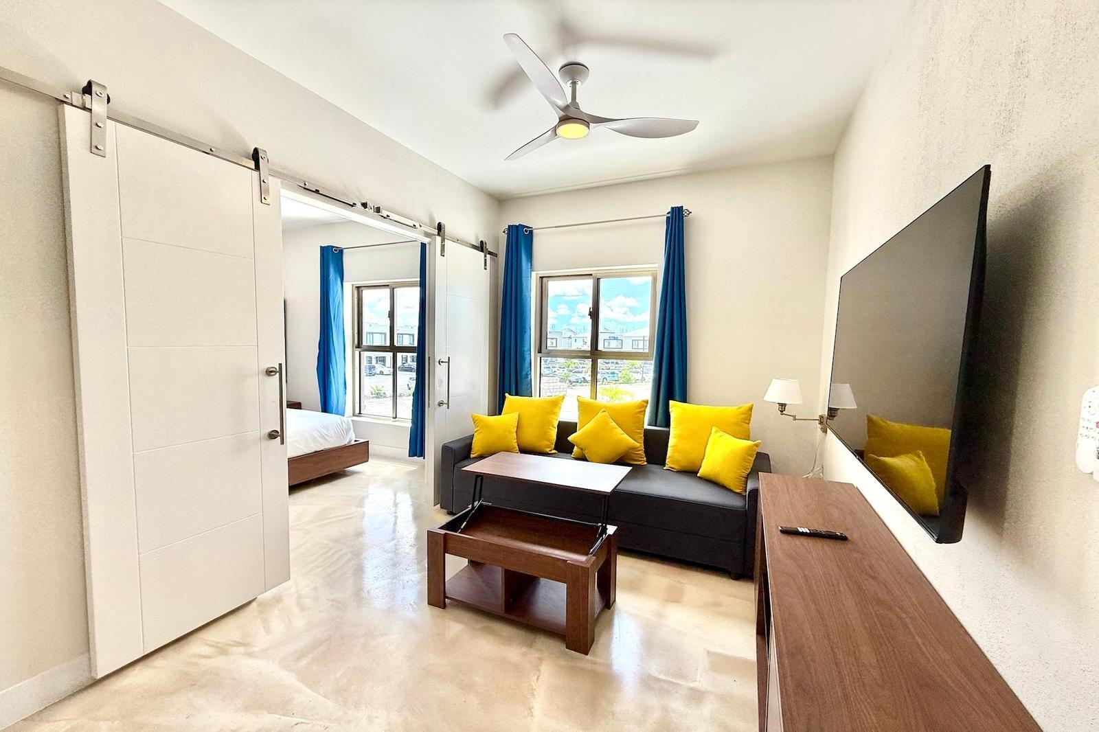 1 Bedroom Apartment for Sale in Nassau, The Bahamas — photo 1