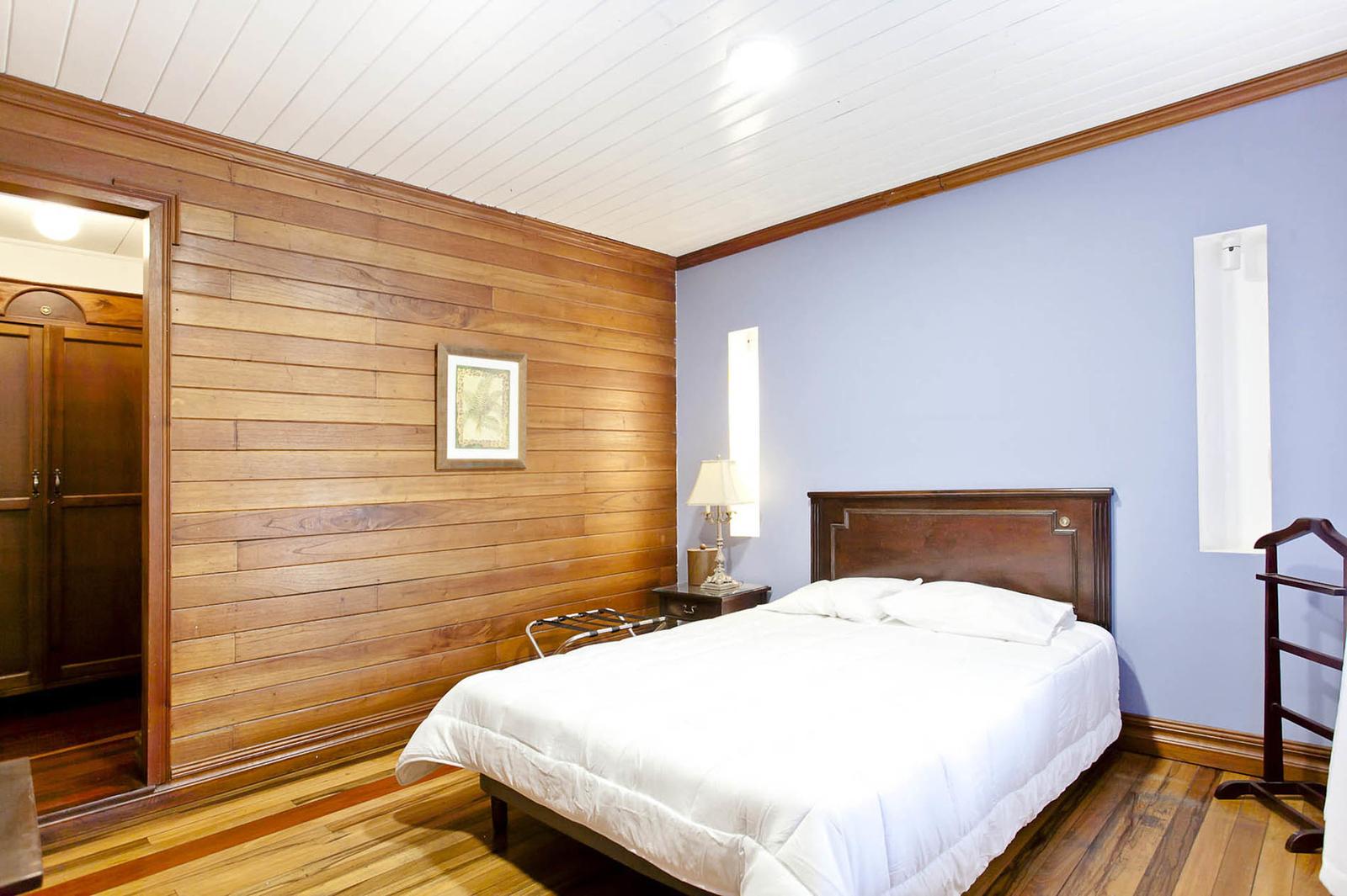 19 Bedroom Historic Former Boutique Hotel for Sale, Paseo Colon, Sabana, Mata Redonda, San Jose, Costa Rica — photo 2