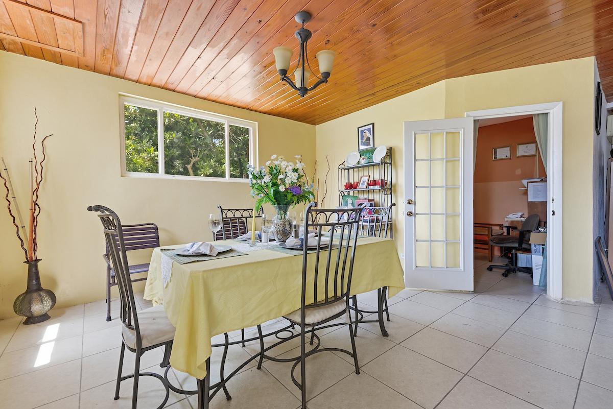 5 Bedroom Duplex for Sale in Joe Farrington Road, Bahamas — photo 2