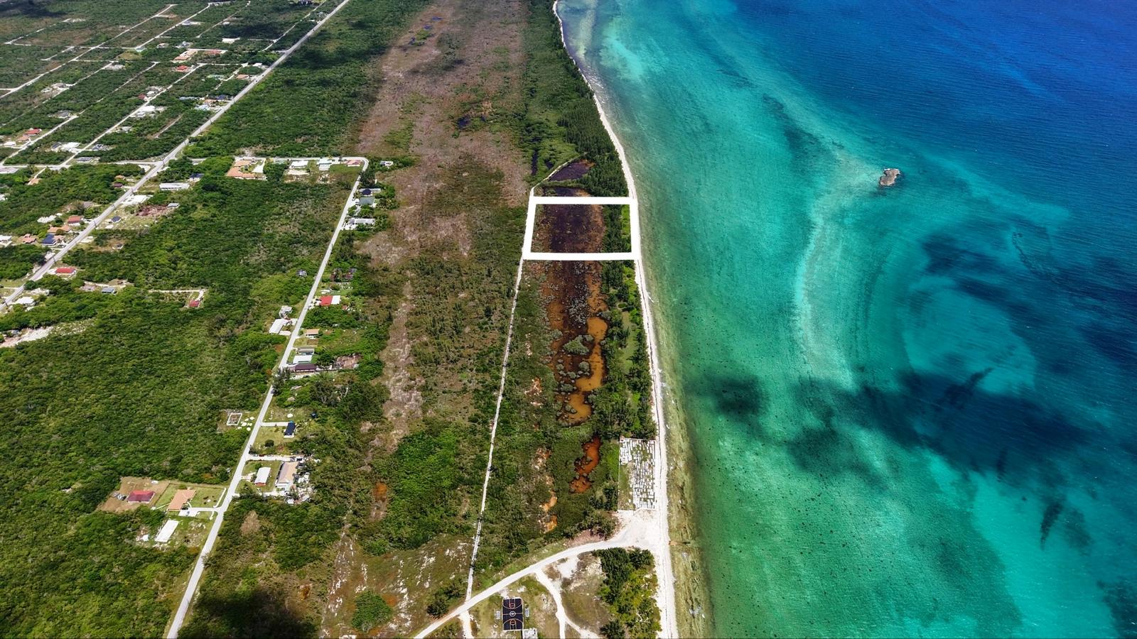 4.5 Acres Of Beachfront Land for Sale in Holmes Rock, Bahamas — photo 1