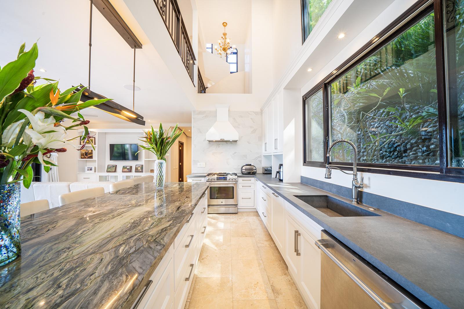 5 Bedroom Luxury Estate for Sale, Playa Flamingo, Guanacaste, Costa Rica — photo 3