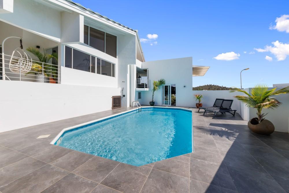Stylish 4-bedroom villa with pool & mountain views in Jan Sofat — photo 3
