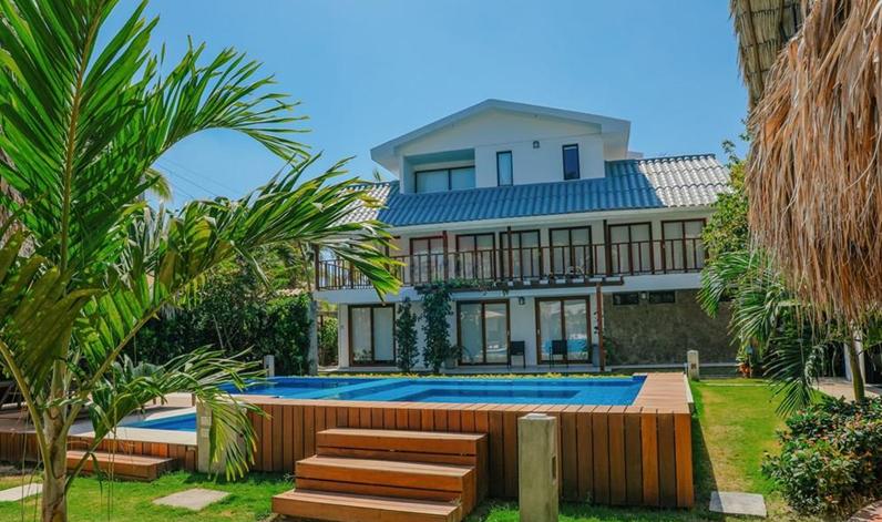 7 Bedroom Oceanfront Villa in Los Cocos de Playa Linda — photo 3