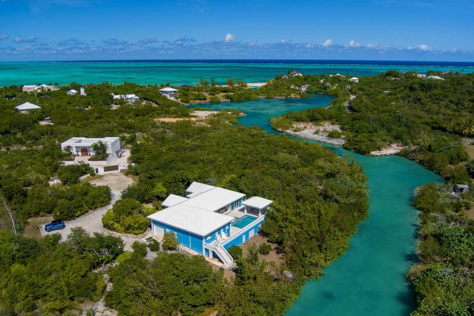 Dolphin Hideaway — photo 1