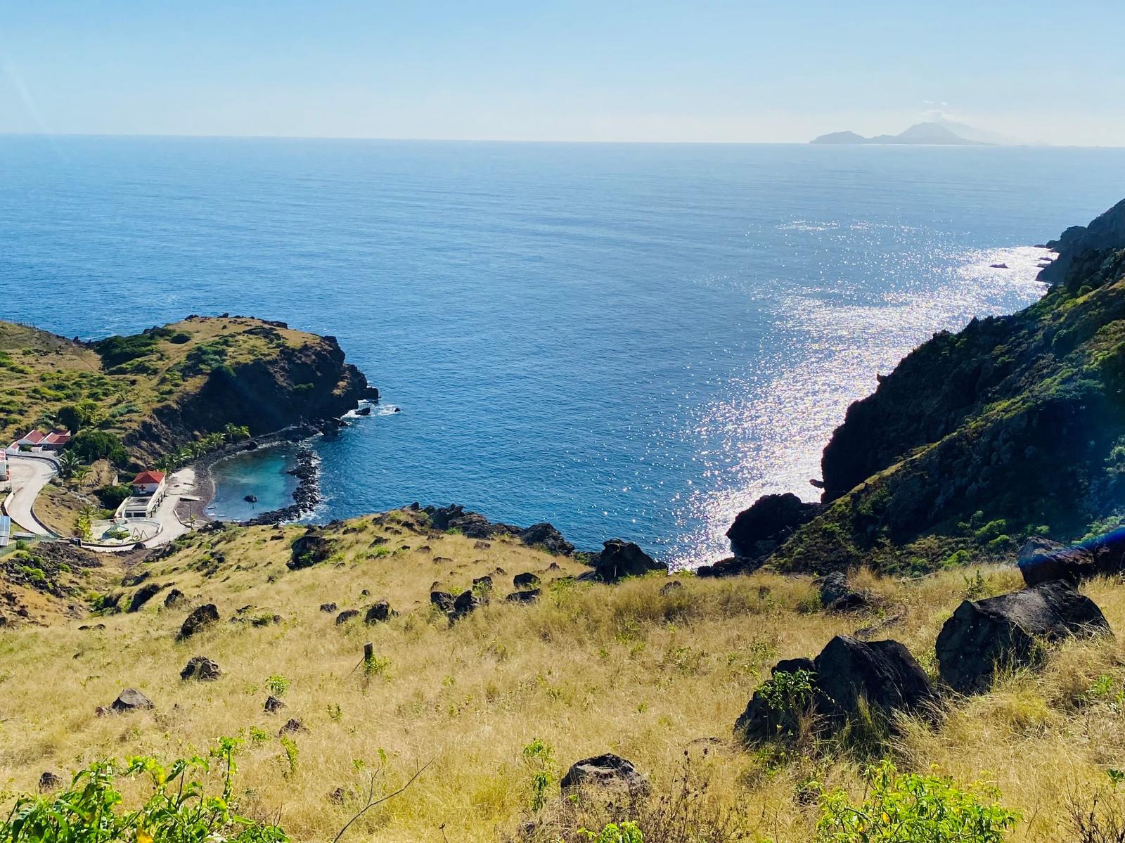 Treasured Horseshoe Property - Exceptional Open Views of the Ocean, Runway & Nearby Islands — photo 1