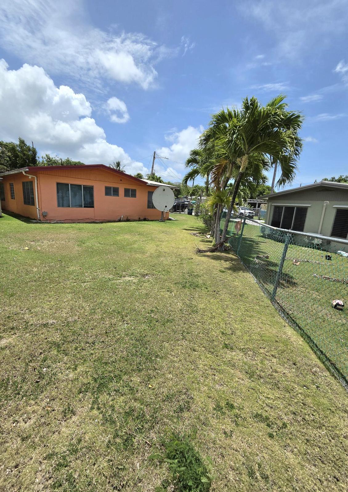 New Listing Residential Strawberry Hill QU — photo 3