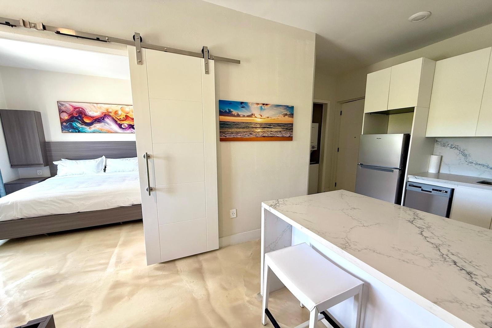 1 Bedroom Apartment for Sale in Nassau, The Bahamas — photo 4