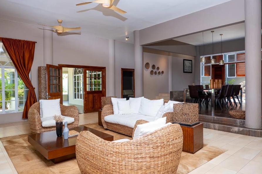 Rose Hall Jamaica Elegant 5BR Villa — photo 4