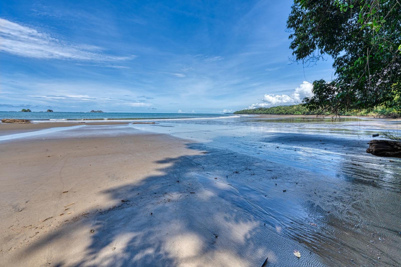 Beachfront Boutique Hotel for Sale, Uvita, Playa Ballena, Puntarenas, Costa Rica — photo 2