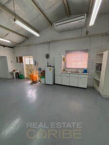 Centrally located large storage and commercial space — photo 4