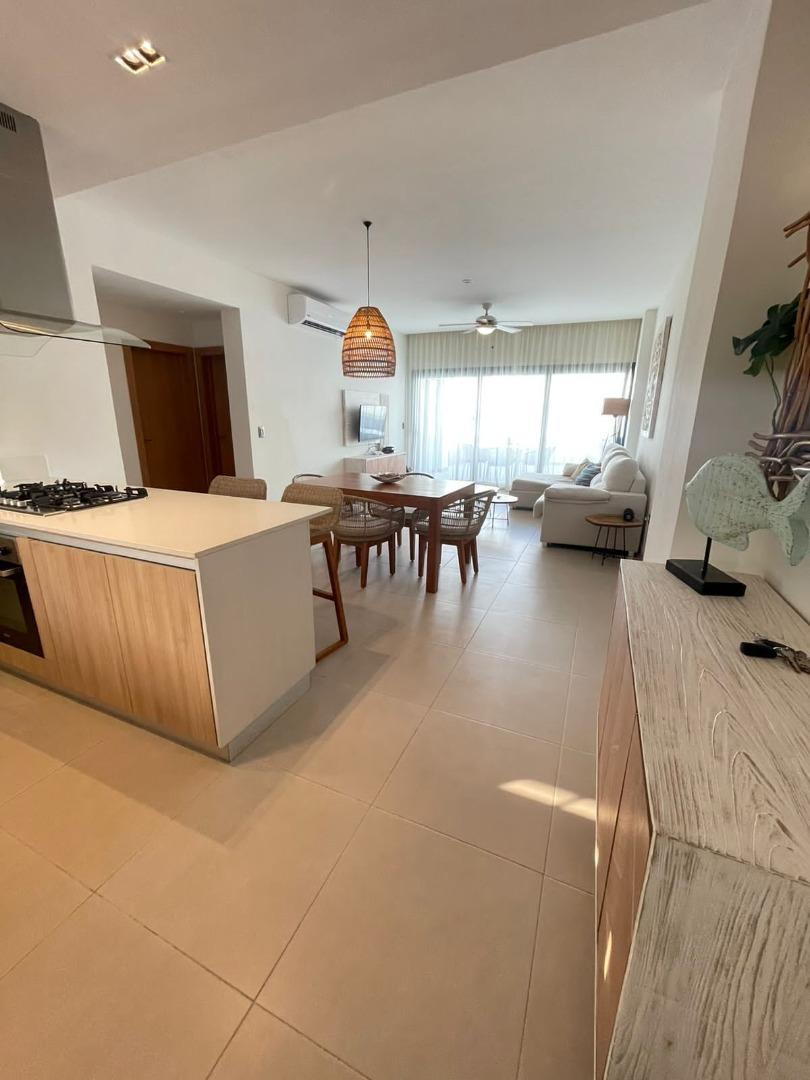 Modern 2-bedroom Beachside Apartment With High Rental Potential I — photo 2