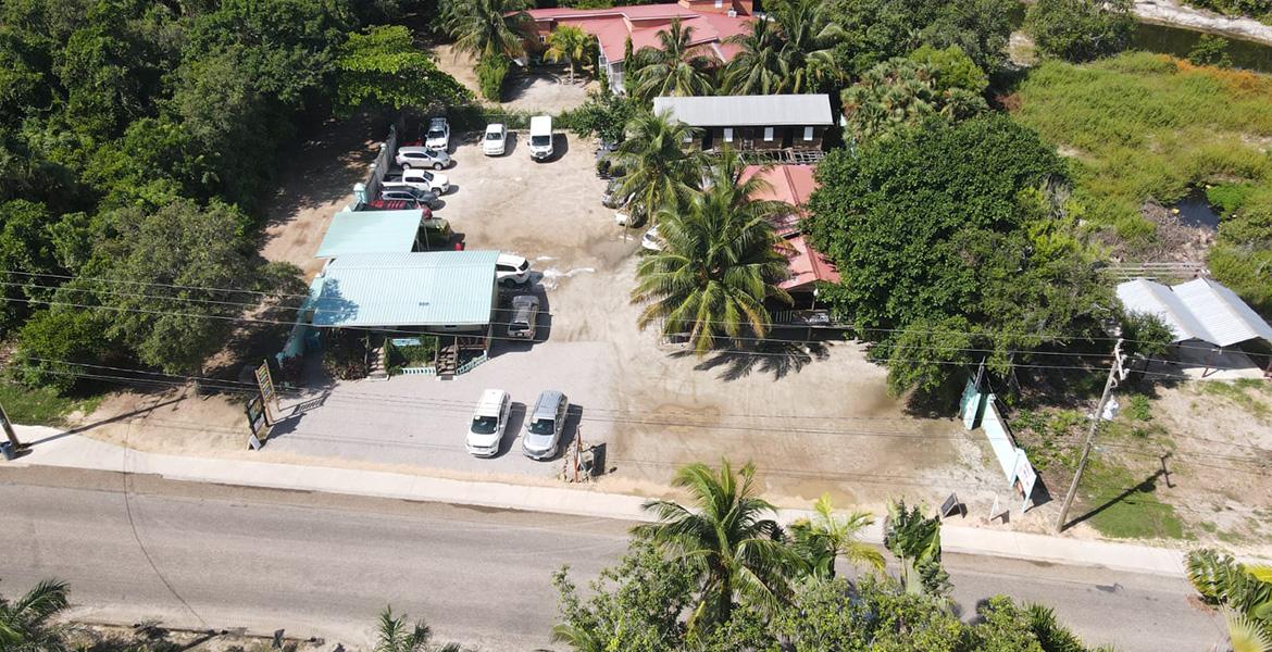 Income-Generating Prime Commercial Property in the Heart of Maya Beach — photo 2