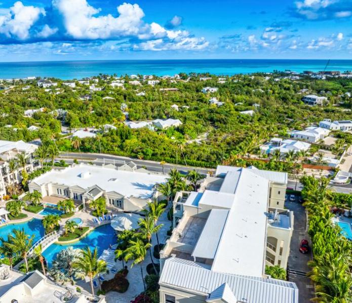 The Atrium – 4BR Penthouse at Leeward Beach — photo 2