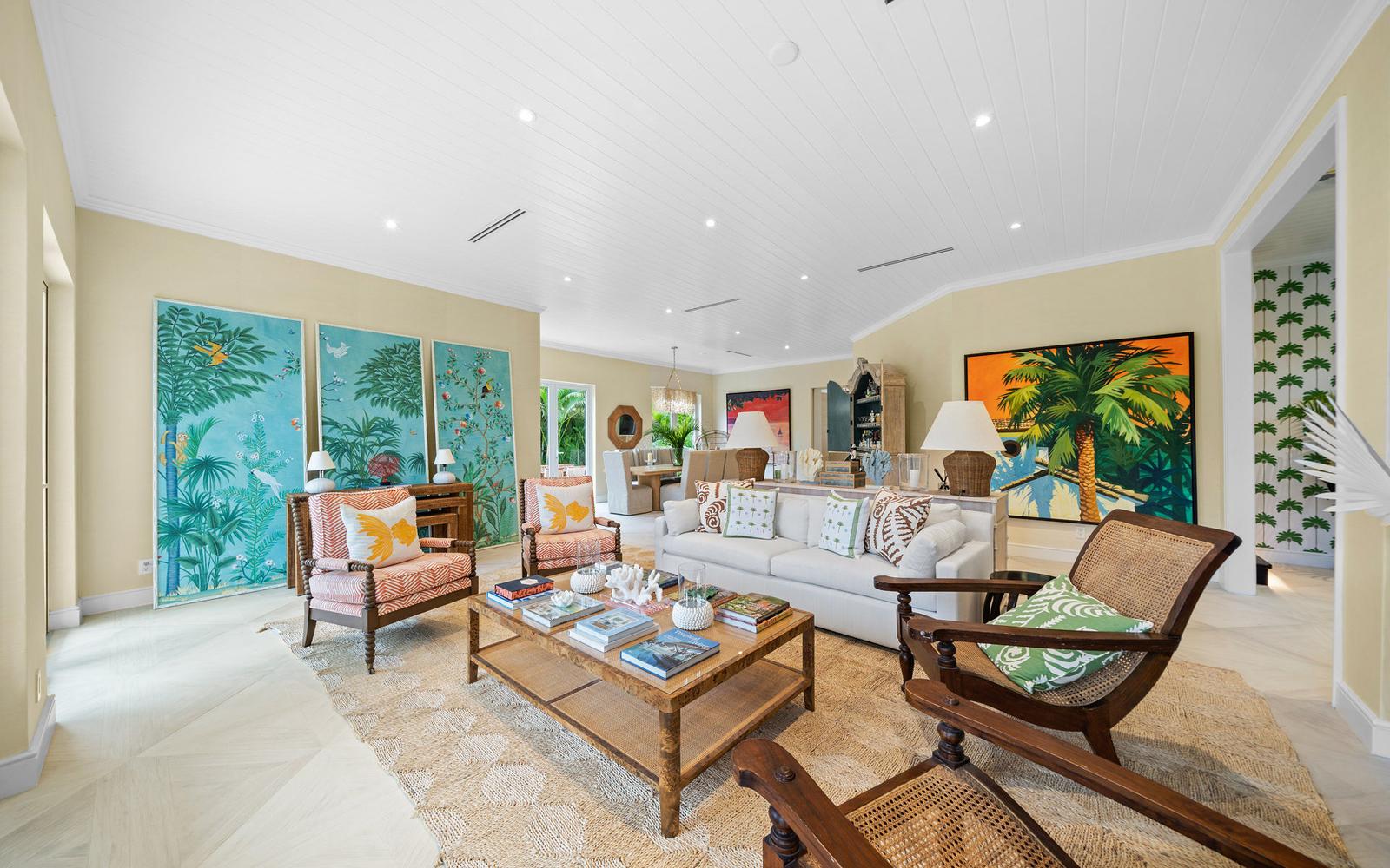 Charleston House — photo 1