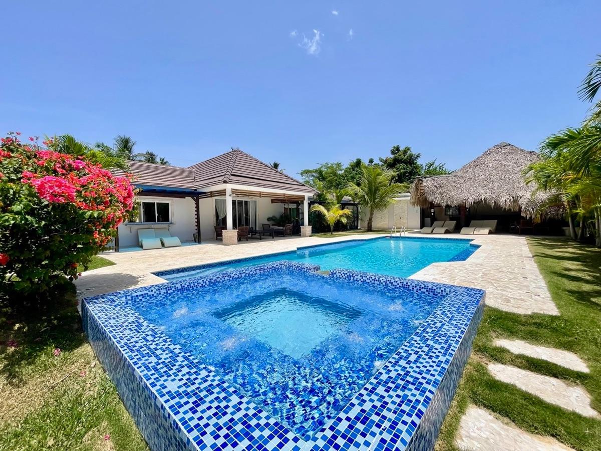 Exceptional 9-Bedroom Villa Near the Beach in Escondido Bay — photo 3