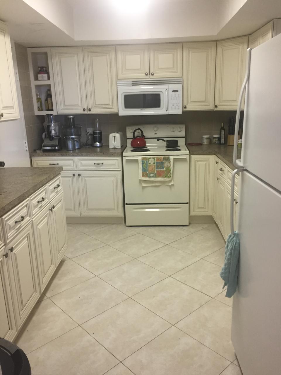312 LUCAYAN TOWERS NORTH — photo 1