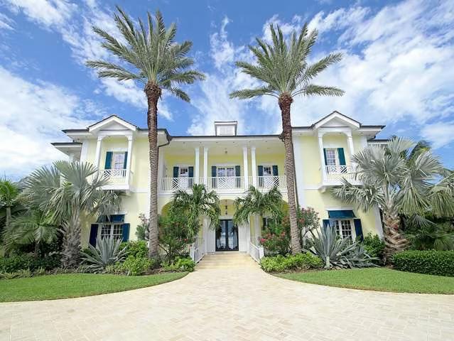 Ocean Club Estates 5BR Glamorous Home — photo 2