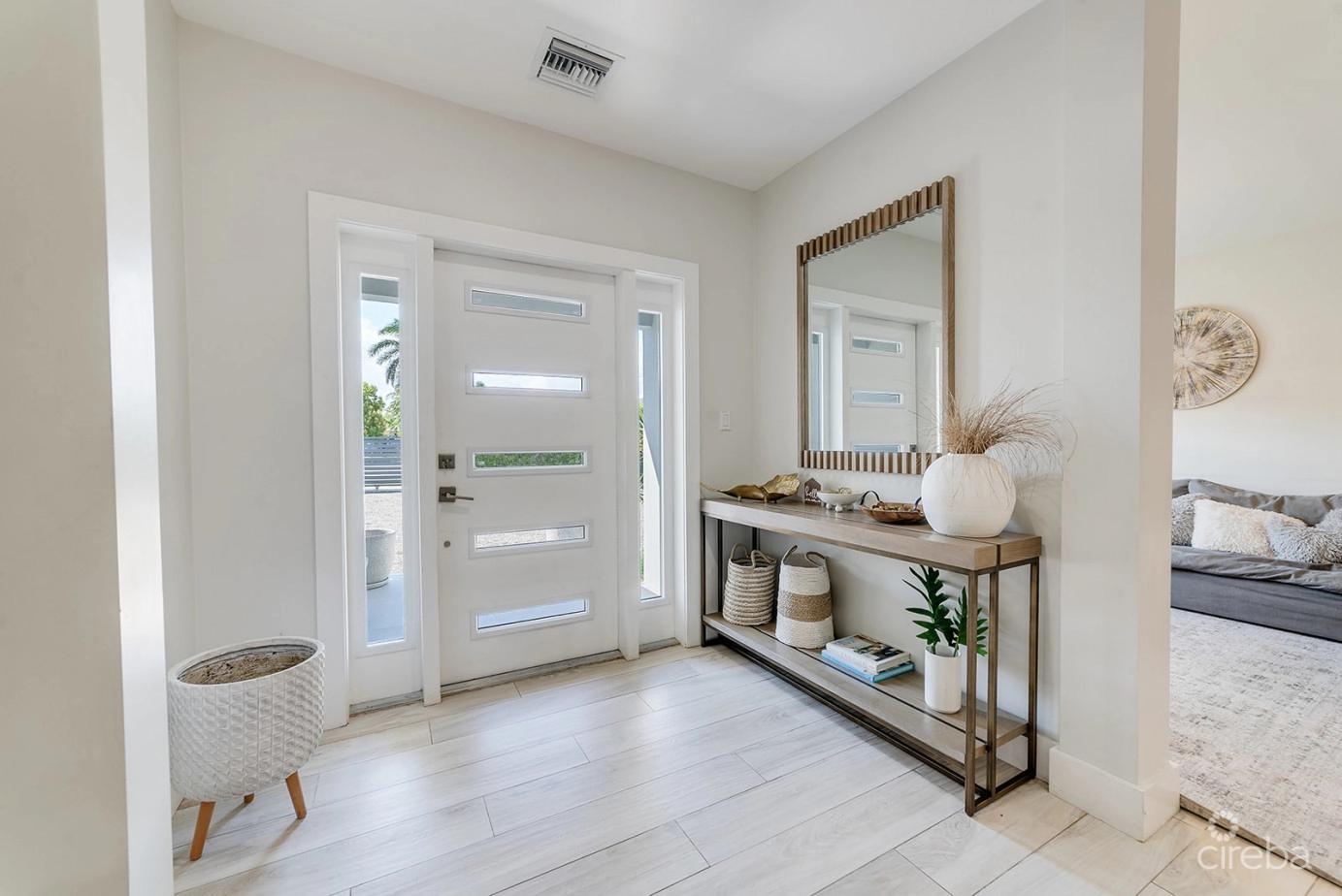 Elevated, 6-bedroom Single Family Home On A Massive Parcel in Bodden Town — photo 4