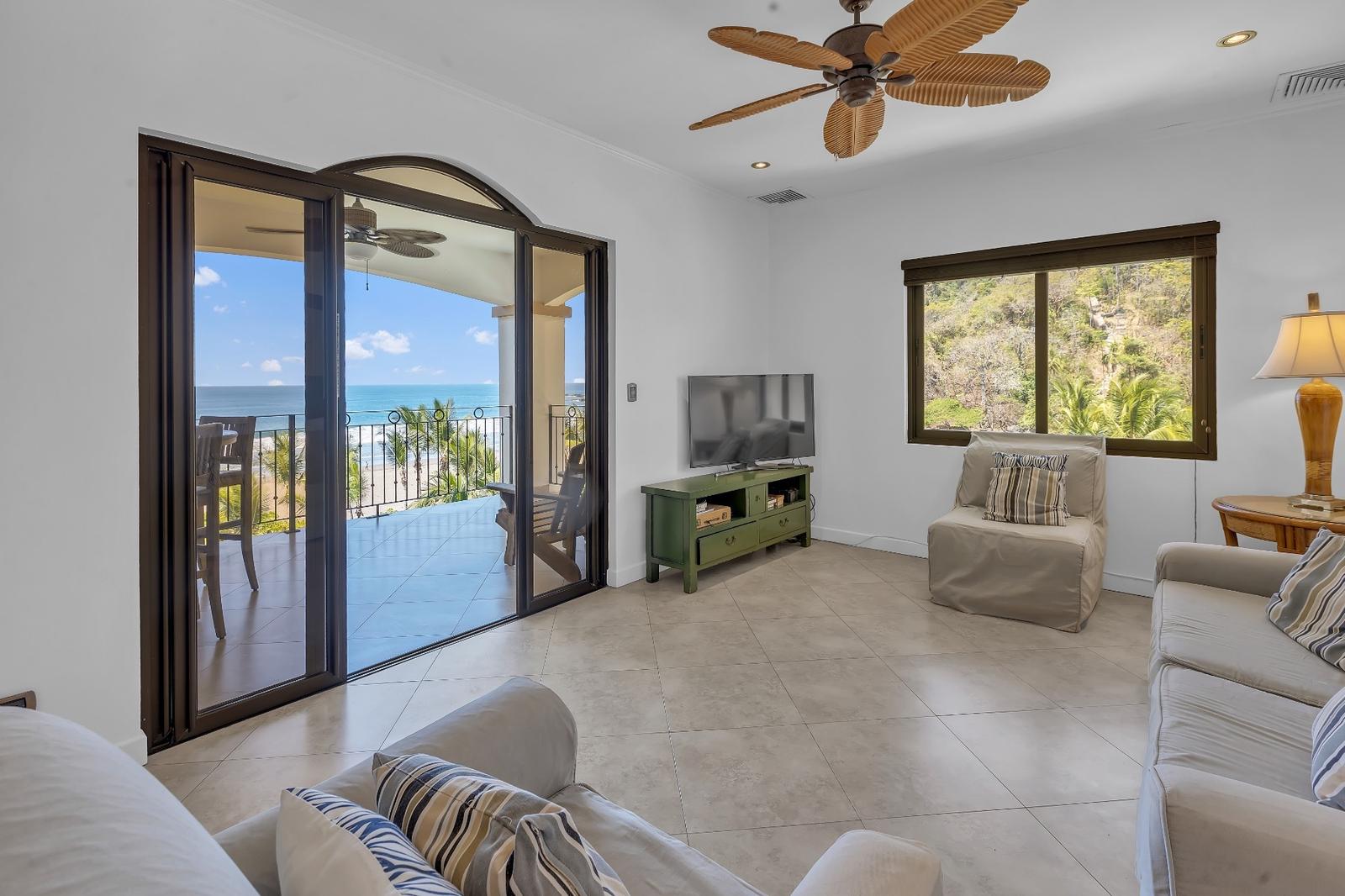 2 Bedroom Oceanfront Condo for Sale, Tres Regalos, Jaco — photo 3