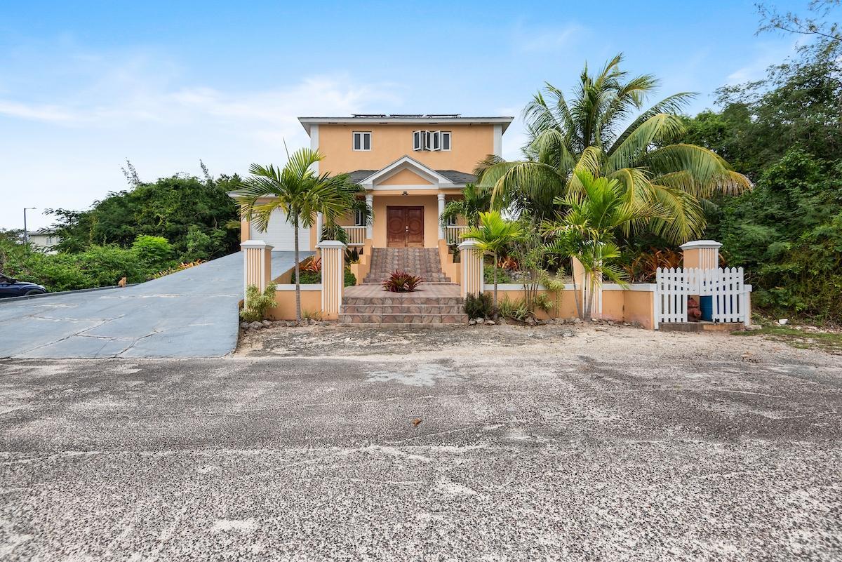 4 bedroom Residence for sale — CORAL REEF CIRCLE in Nassau / New Providence, The Bahamas — photo 1
