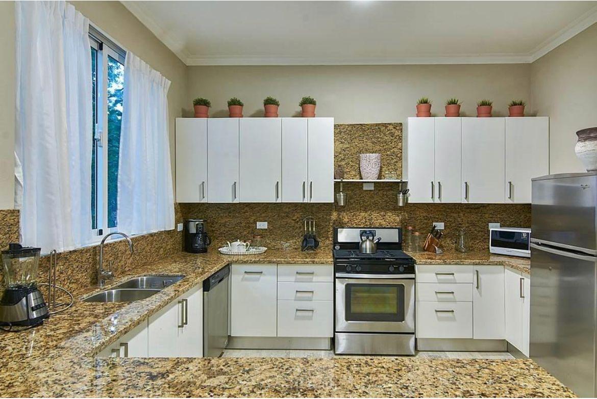 Beautiful Fully Furnished Apartment For Sale — photo 3