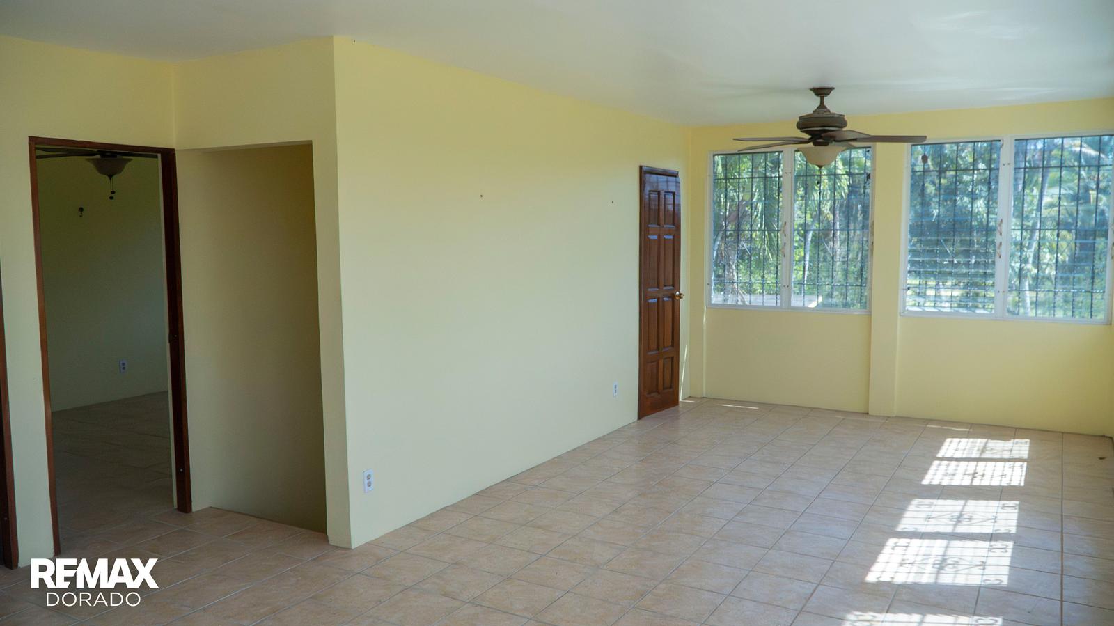 Private 17-Acre Estate in San Joaquin – Spacious Home, Guest Suite & Endless Possibilities — photo 4