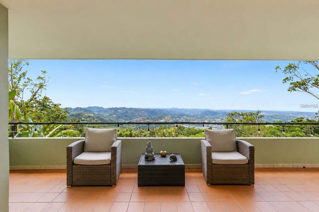 Private Mountaintop Retreat in Cayey — photo 1