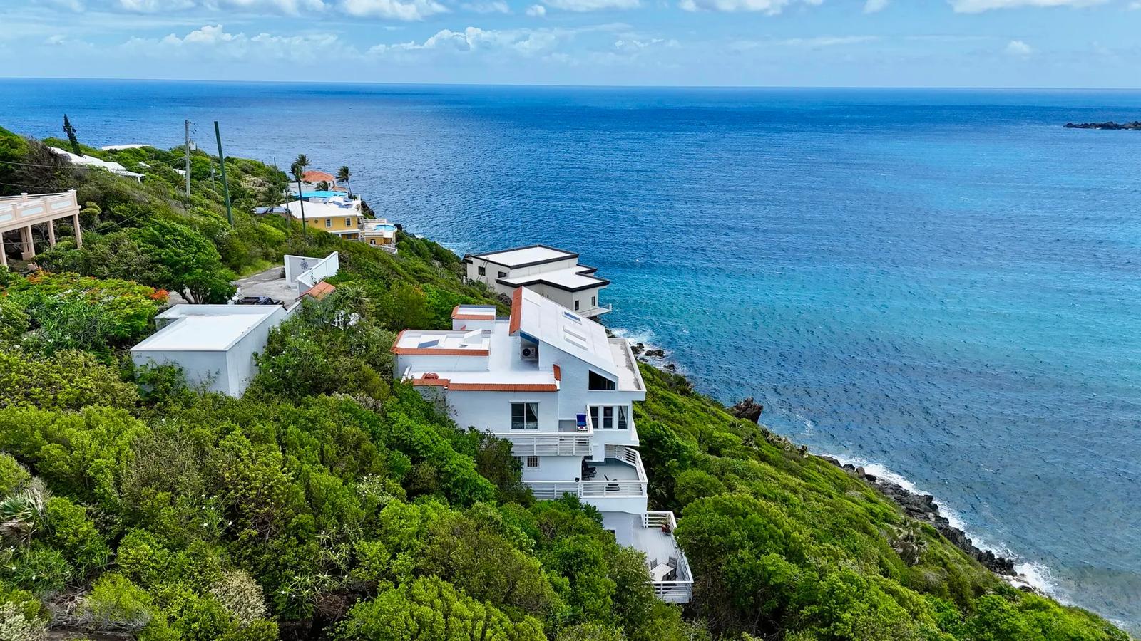 6 Bed, 5 Bath Waterfront Villa with Magens Bay Views — photo 3
