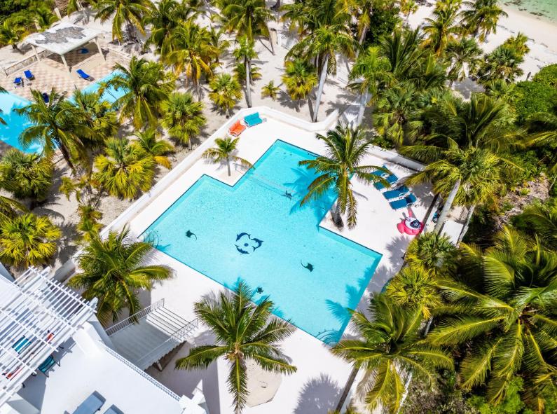 6BR Casa Q Beachfront Villa in North Caicos — photo 2