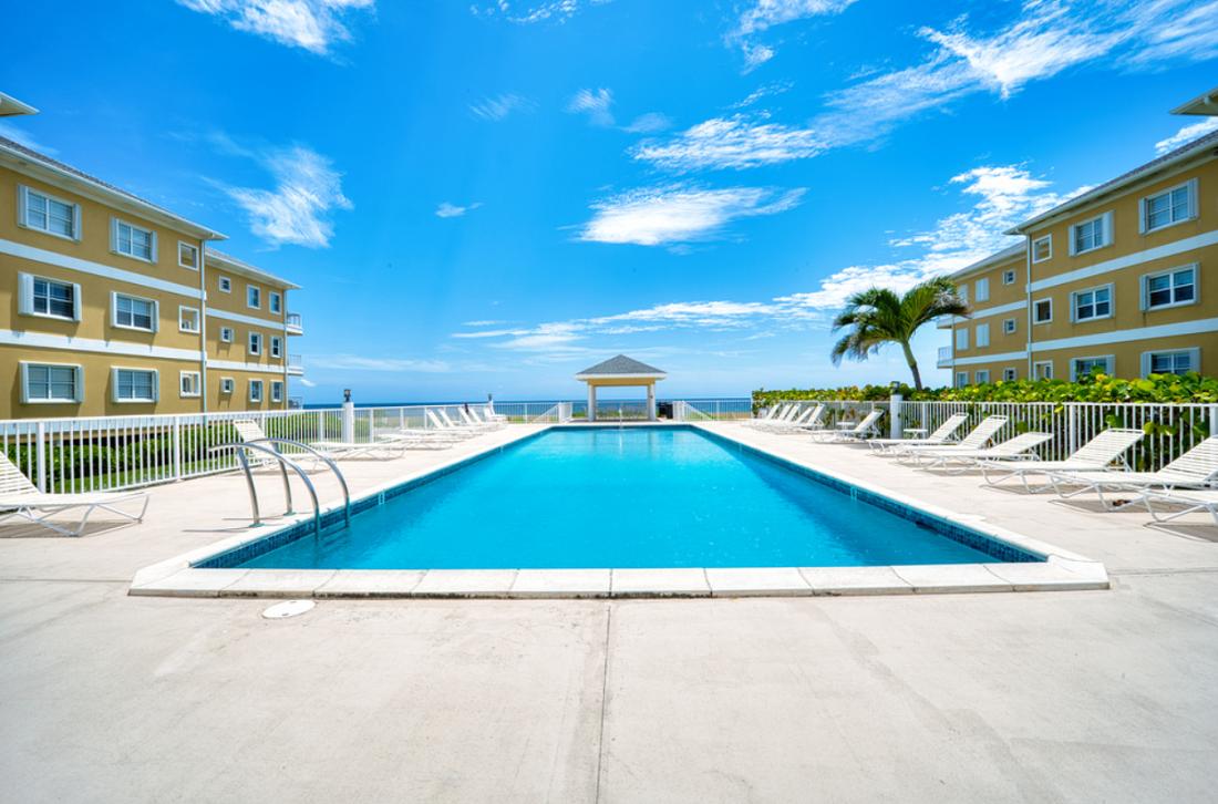 South Shore 106 - 3 Bedroom Condo in Cayman Islands — photo 1