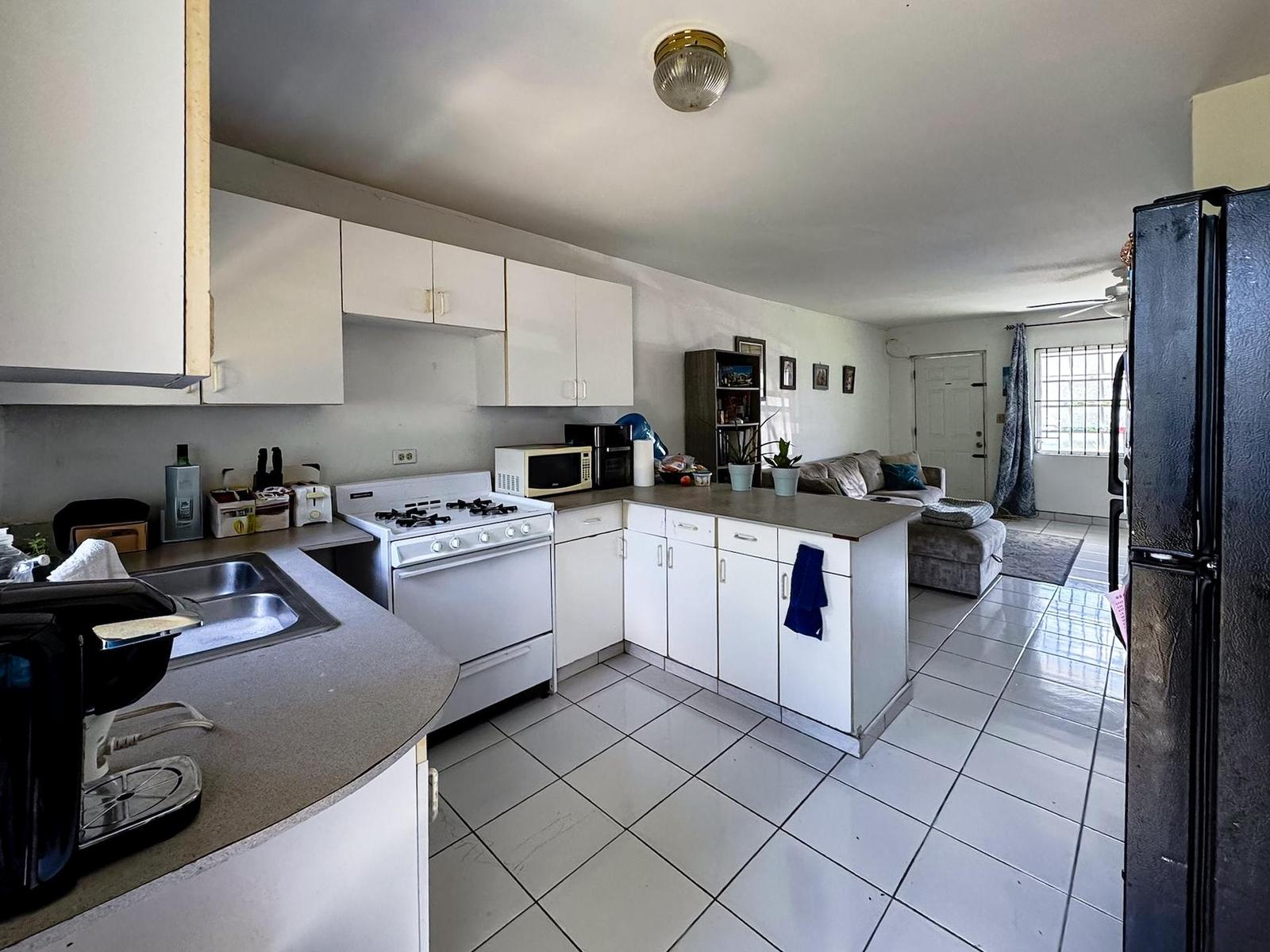 5 bedroom Apartment for sale — JOHNSON ROAD ESTATES in Nassau / New Providence, The Bahamas — photo 3