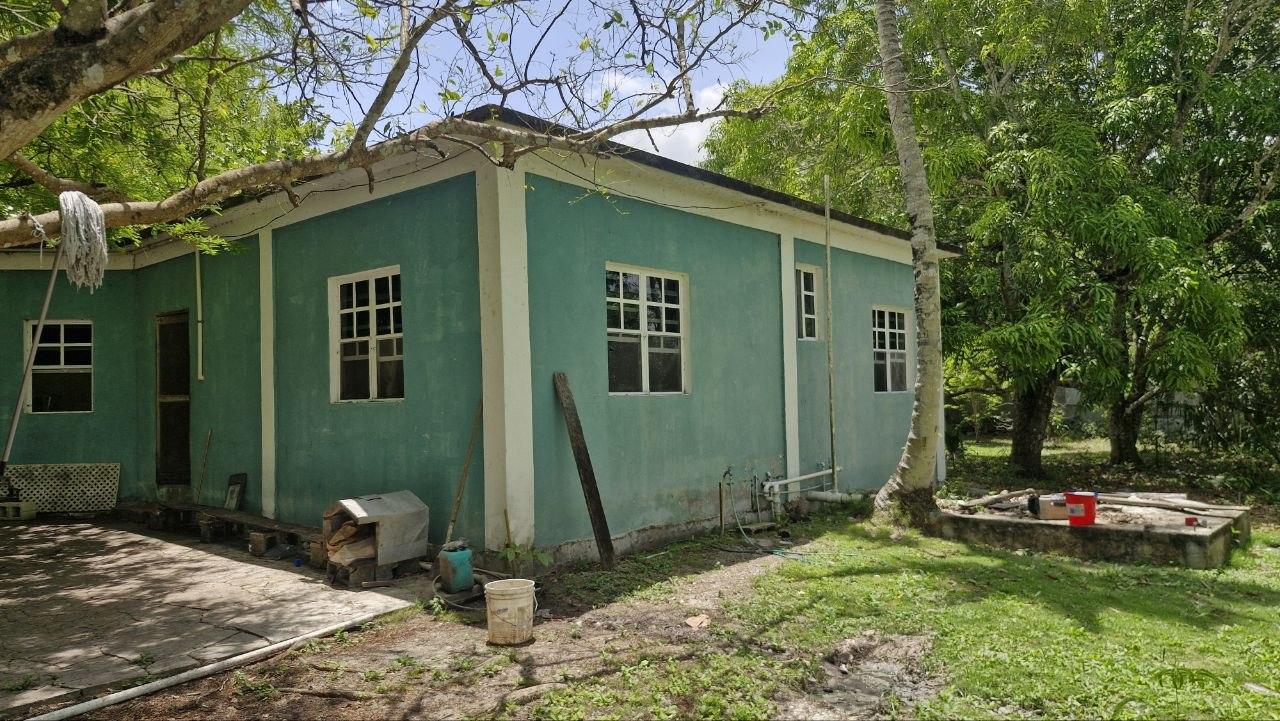 Charming 2-Bedroom Home on a Corner Lot in Yo Creek Village — photo 2