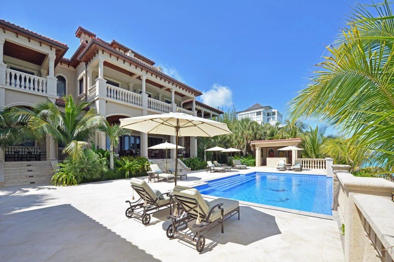 Krystal House — photo 1