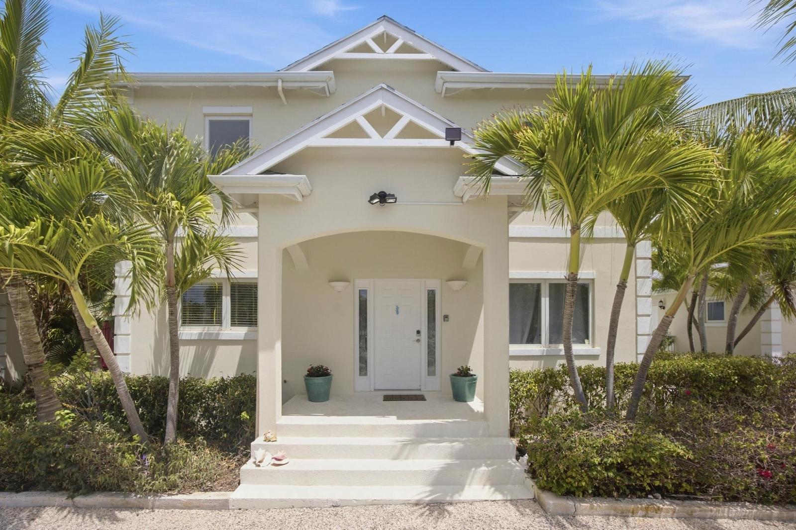 4-bedroom house in Sapodilla Bay, Turks and Caicos Islands — photo 1