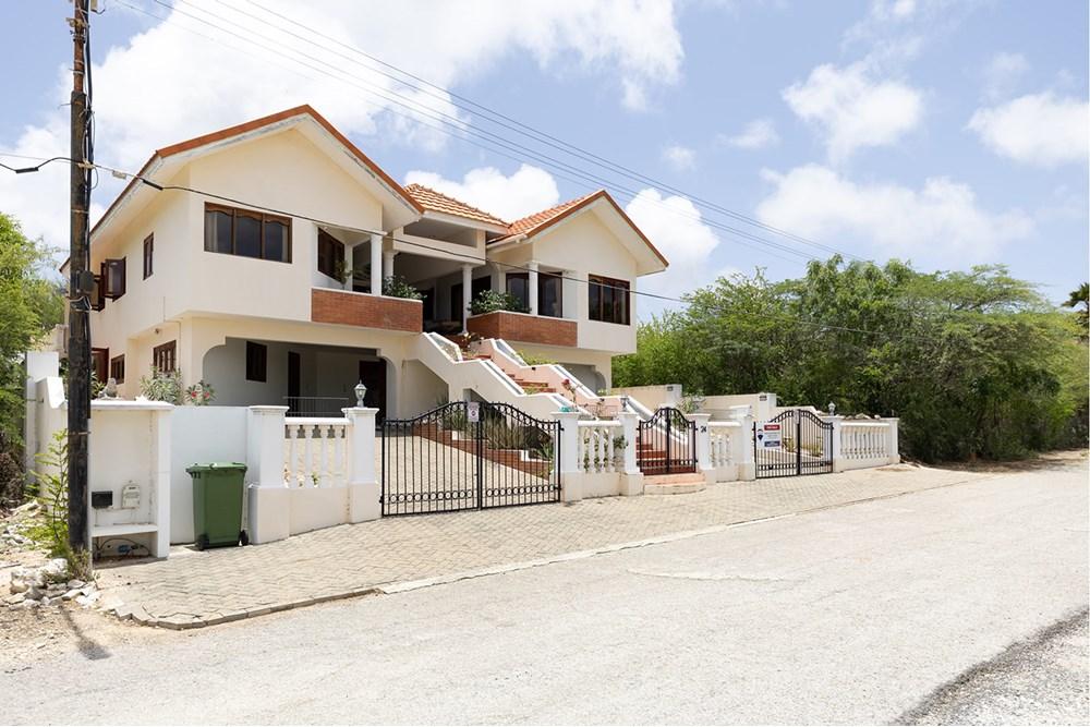 5 Bedroom House for Sale, Kaya Peridoto 24, Santa Barbara, Bonaire — photo 1