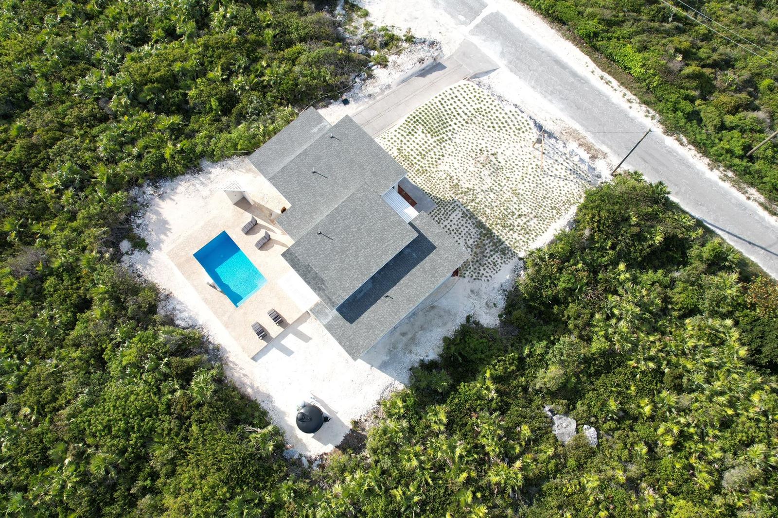 Magnificent Ocean View Home with Pool in Rainbow Bay, Eleuthera — photo 2