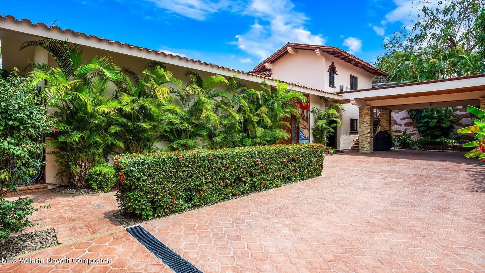 5 Bedroom Property for Sale, Versalles, Puerto Vallarta, Mexico — photo 1