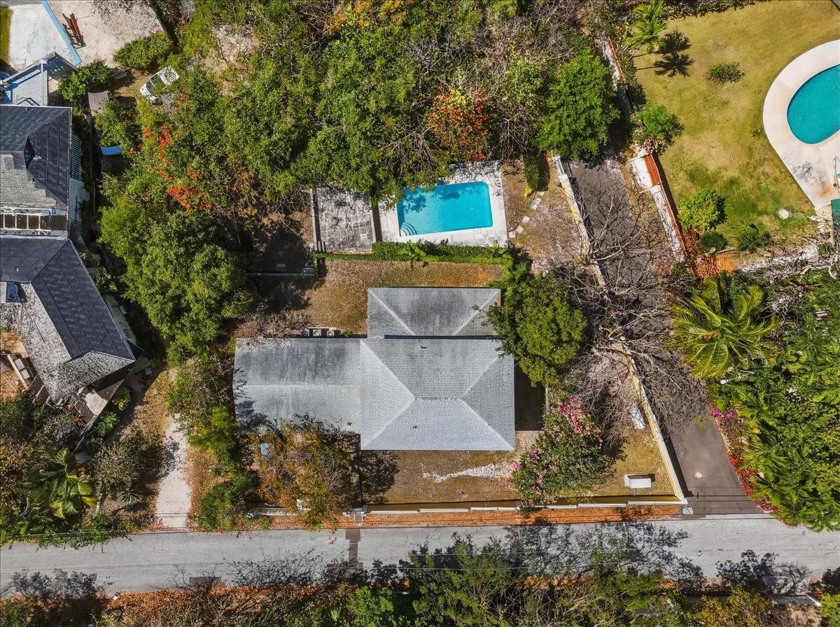 4 Bedroom Residence for Sale at 6 CHANCERY LANE, Nassau, The Bahamas — photo 2