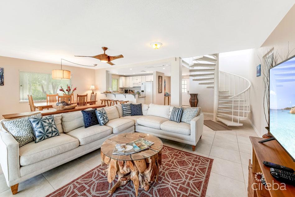The Retreat # 30, 3 Bed/3.5bath — photo 4