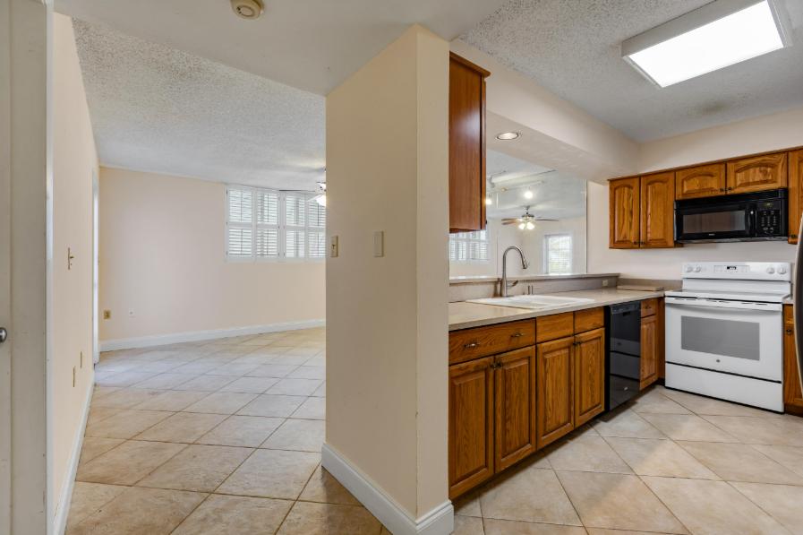 Las Salinas Key West Unit E104 — photo 5