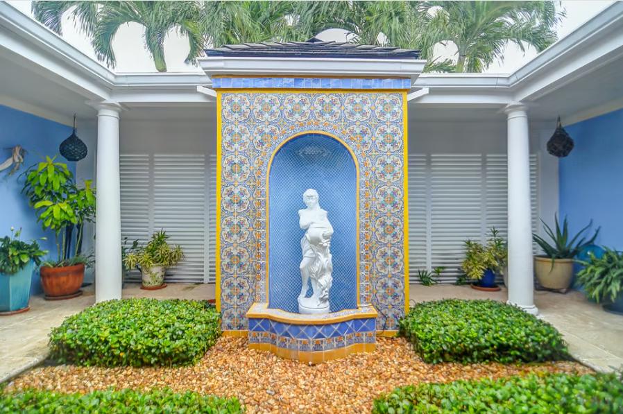 A Little Southern Comfort at Nassau, New Providence, Bahamas — photo 3