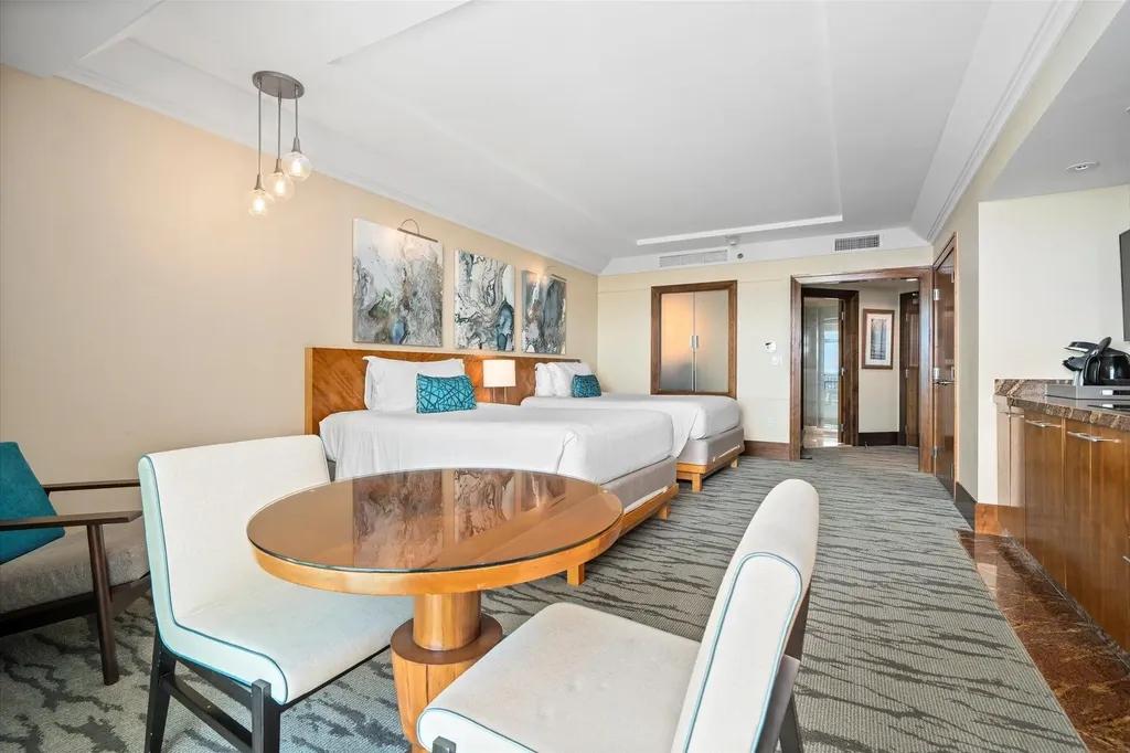 2-bedroom apartment in Paradise Island with ocean views — photo 3