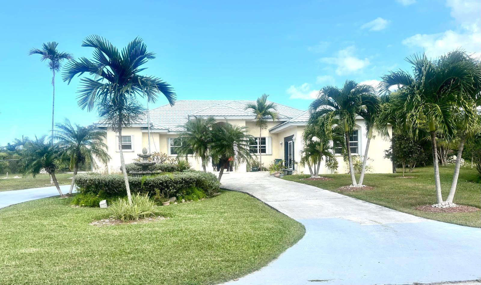 4 Bedroom Residence for Sale on Confederates Walk, Grand Bahama, The Bahamas — photo 2