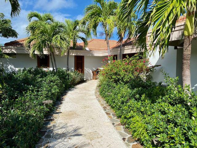 Christa Villa — photo 1