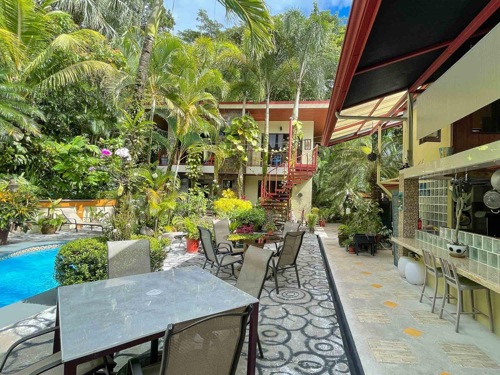 11 Bedroom Bed & Breakfast for Sale, Manuel Antonio, Puntarenas, Costa Rica — photo 2