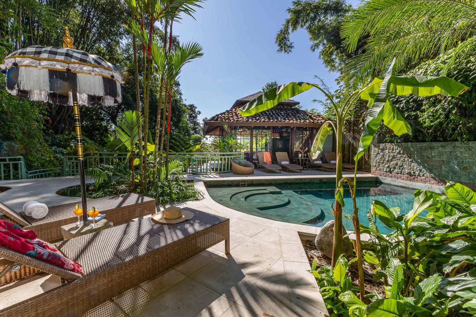 6 Bedroom Luxury Ocean-View Villa for Sale in Manuel Antonio, Costa Rica — photo 1