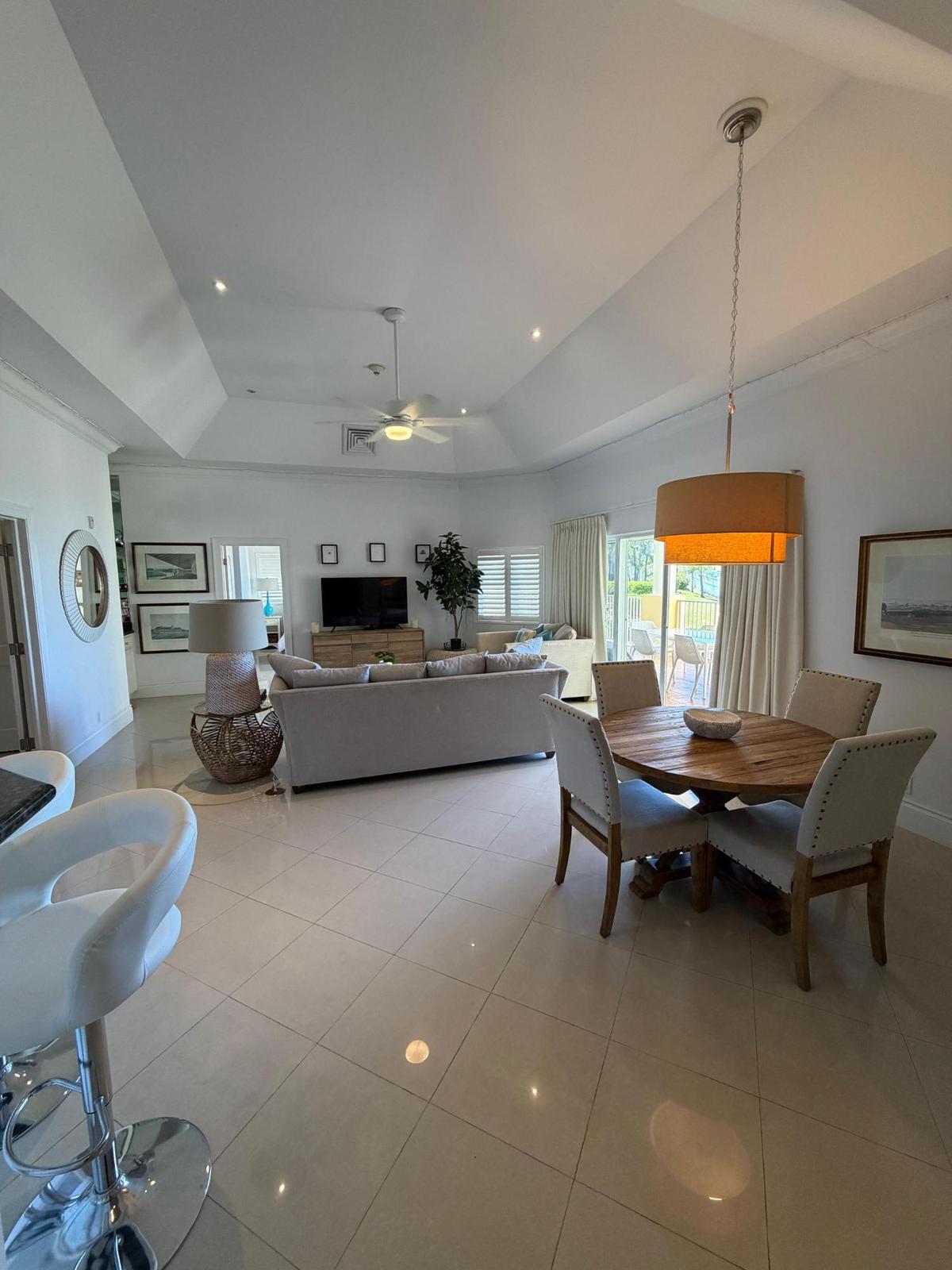2 bedroom Apartment for sale — CAVES, WEST BAY STREET — photo 2