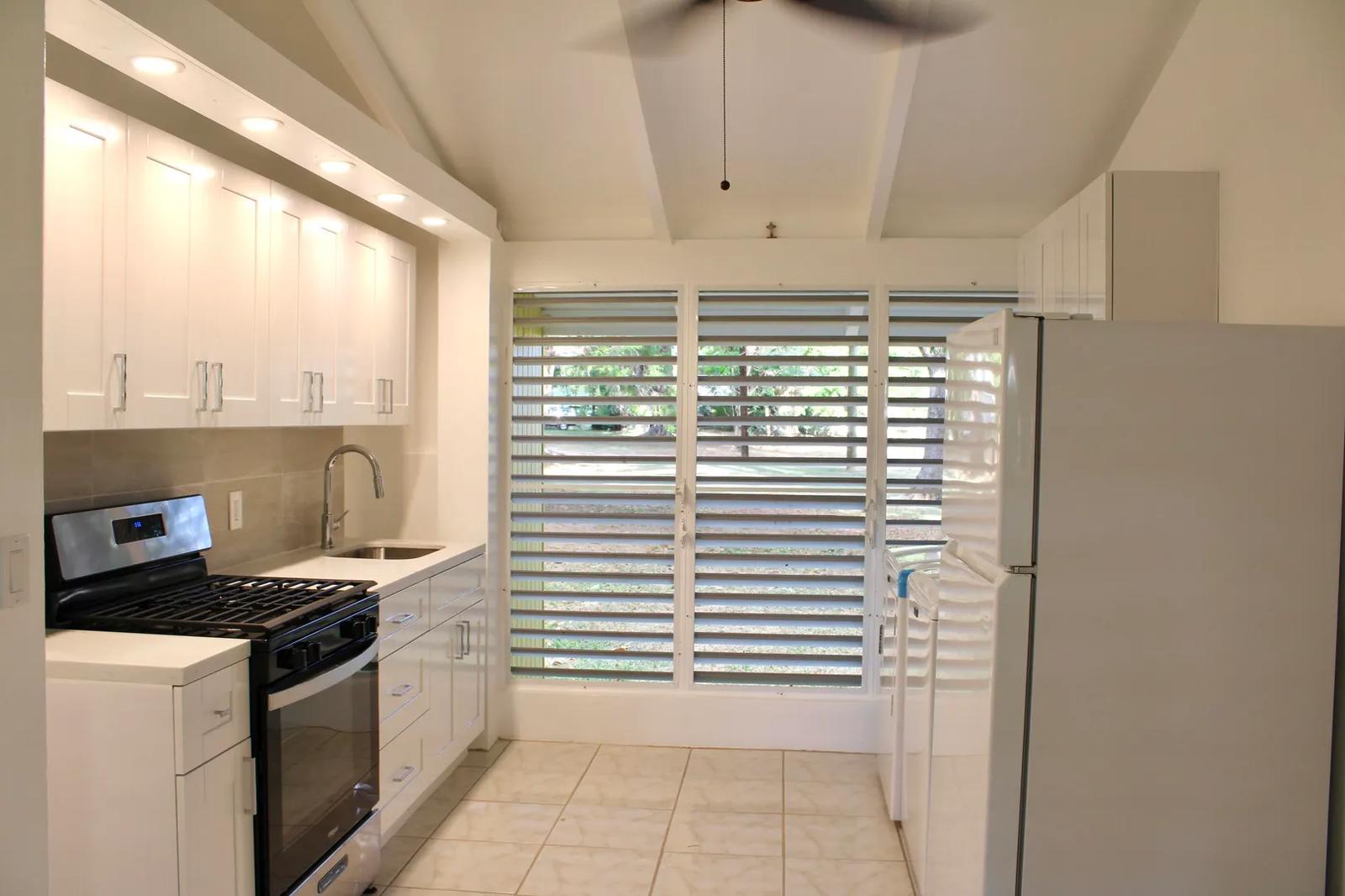 1 Bed 1 Bath Apartment in Estate La Grange — photo 3